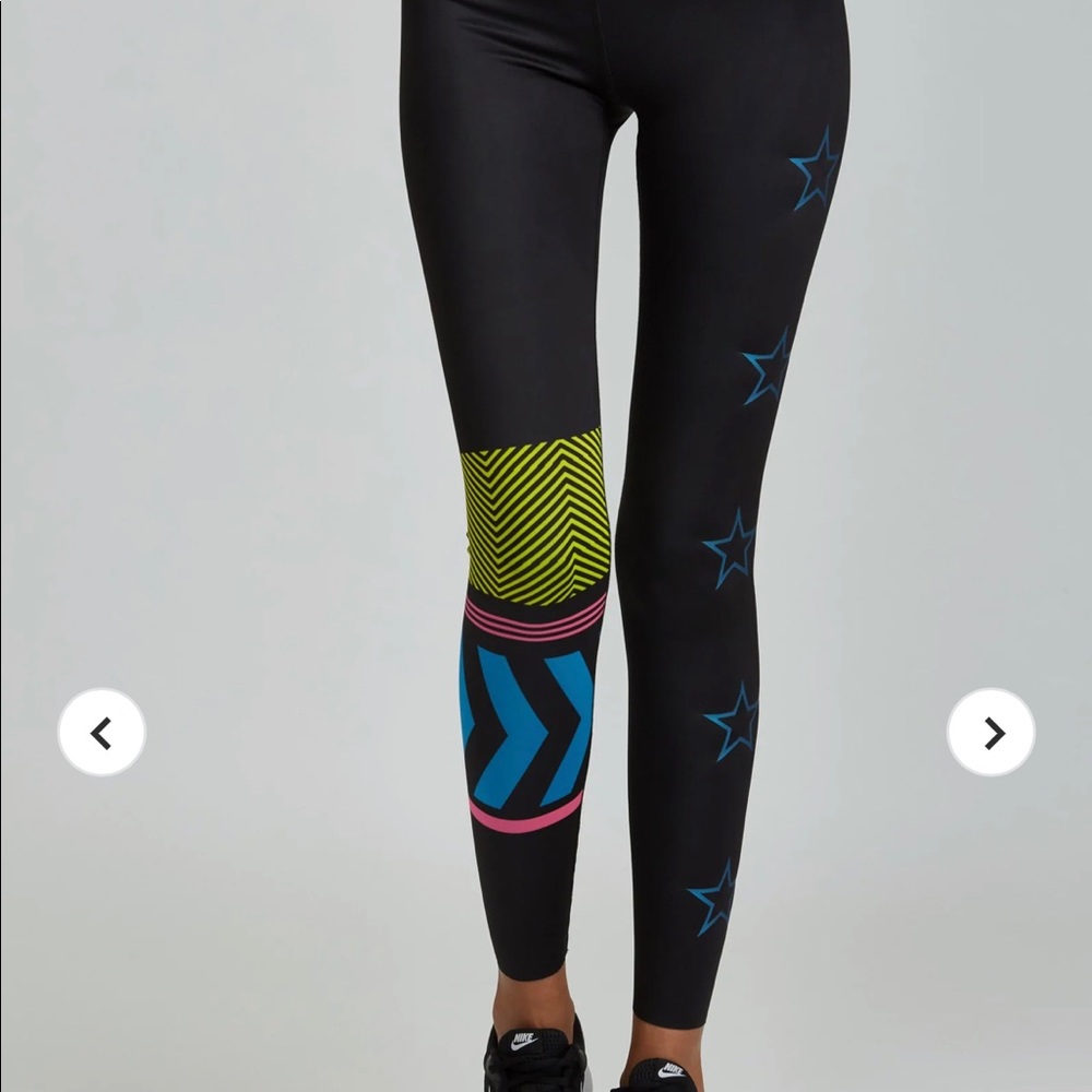 NOLI Yoga Black Line leggings size Small